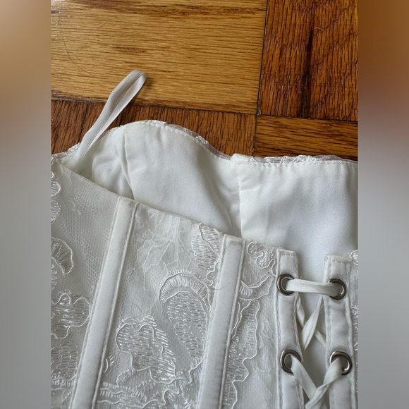 V Chapman Nigella Dress White - Picture 10 of 11